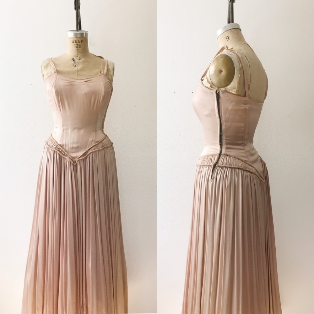 Vintage 1930s era Ballerina pink liquid satin dress CONDITION